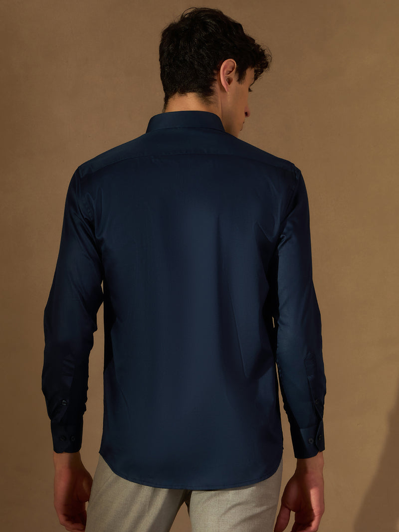 Navy Blue: Regular Fit Solid Formal Shirt