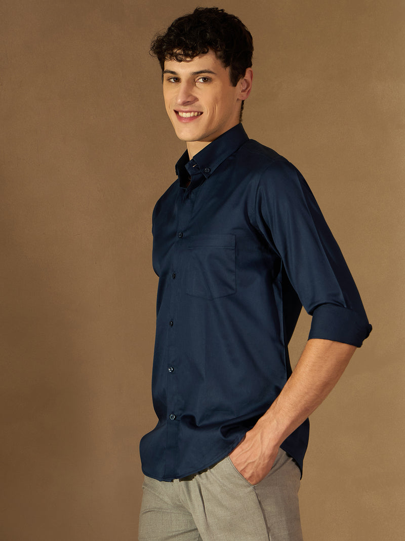 Navy Blue: Regular Fit Solid Formal Shirt