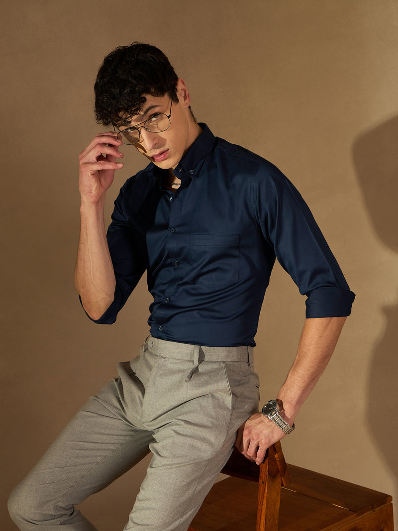Navy Blue: Regular Fit Solid Formal Shirt