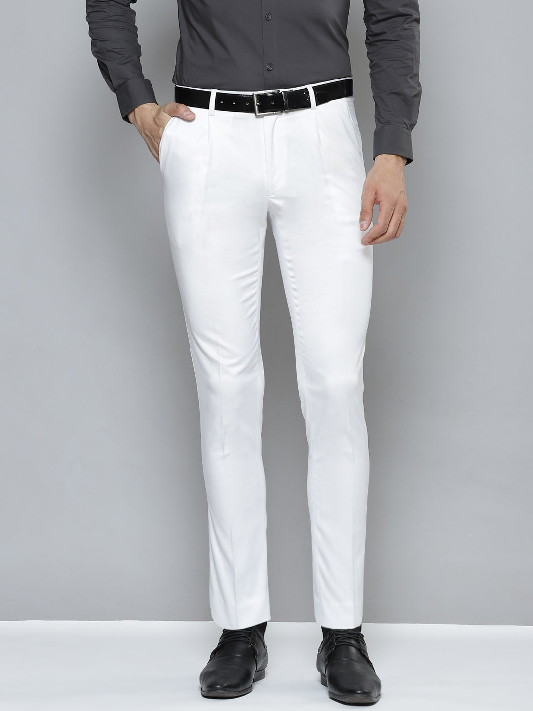 DENNISON Men White Smart Tapered Fit Pleated Formal Trousers