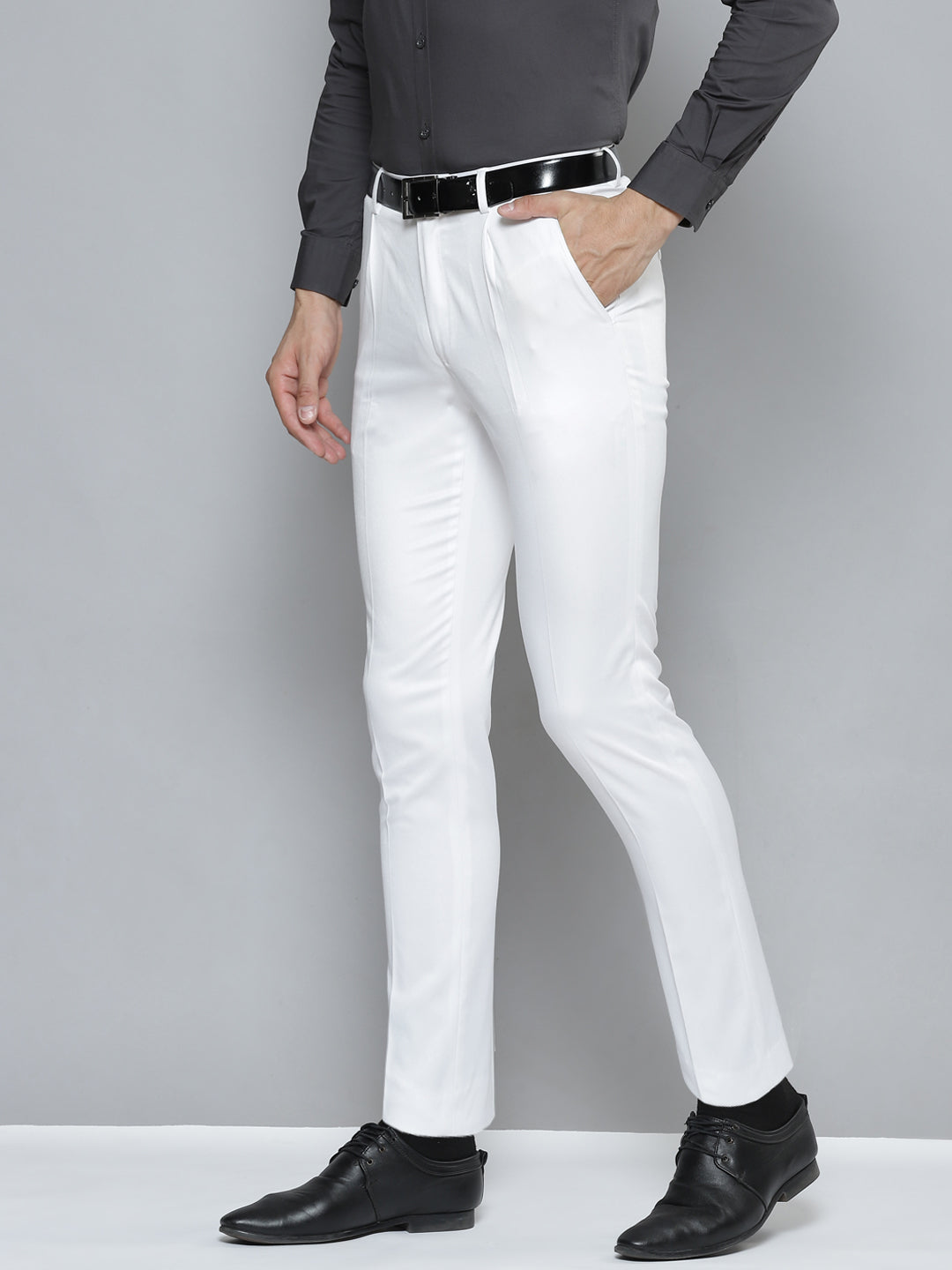 DENNISON Men White Smart Tapered Fit Pleated Formal Trousers