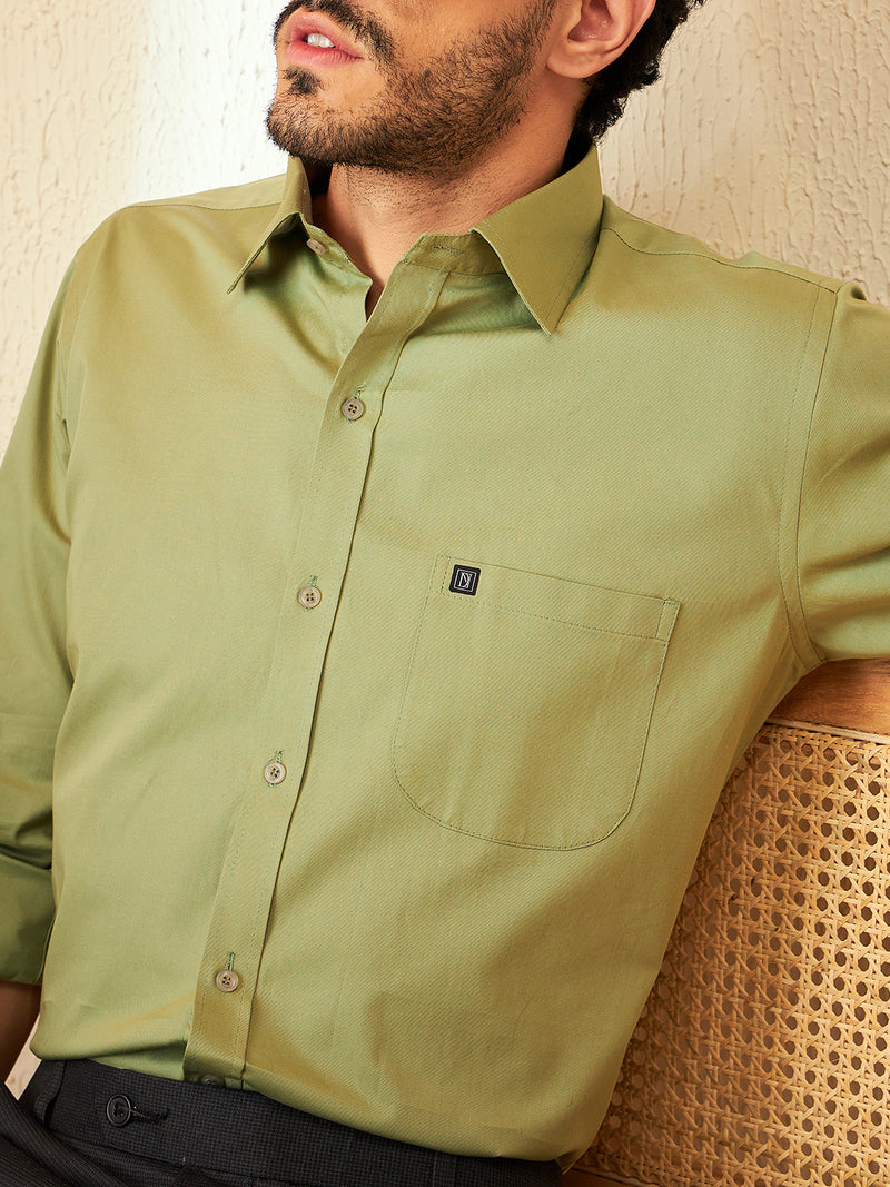 Green: Smart Spread Collar Cotton Formal Shirt