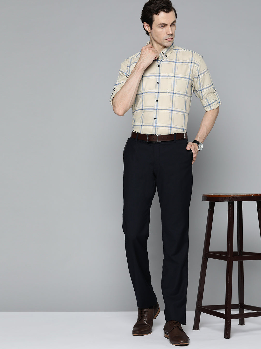 DENNISON Men Cream-Coloured Cotton Smart Slim Fit Checked Formal Shirt
