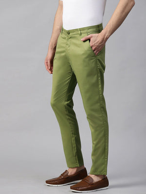 DENNISON Men Green Smart Tapered Fit Solid Chinos