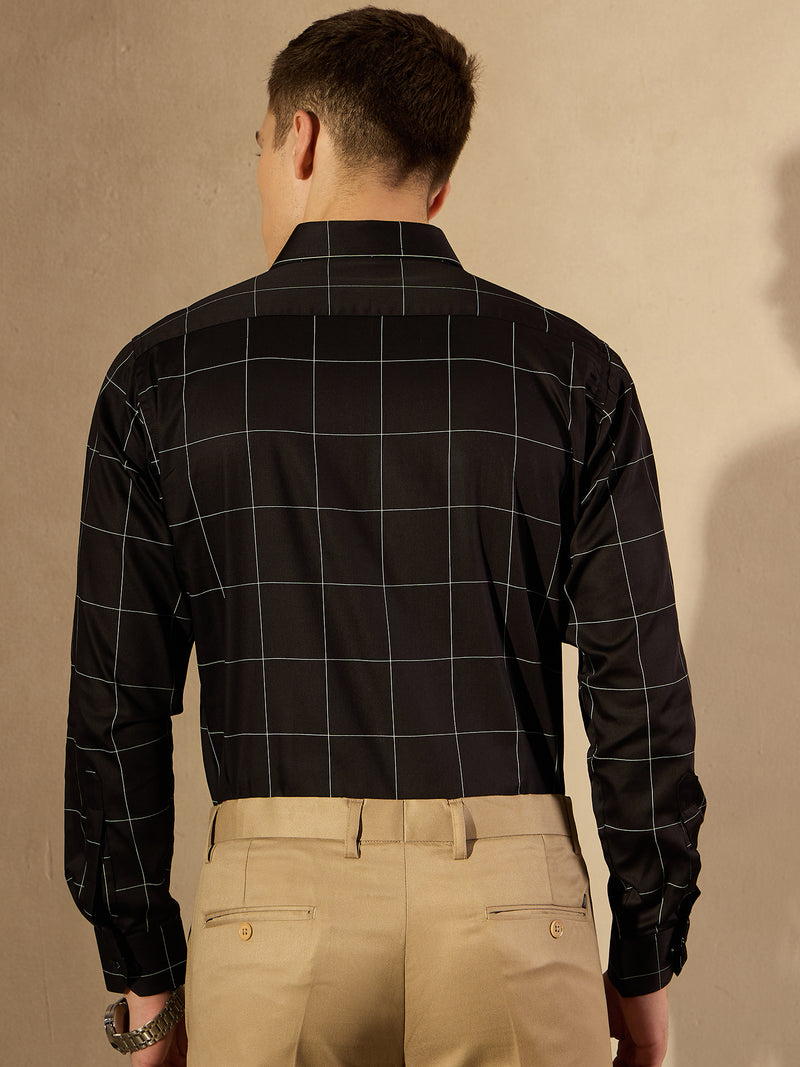 Black and White: Full Sleeves Checked opaque formal shirt