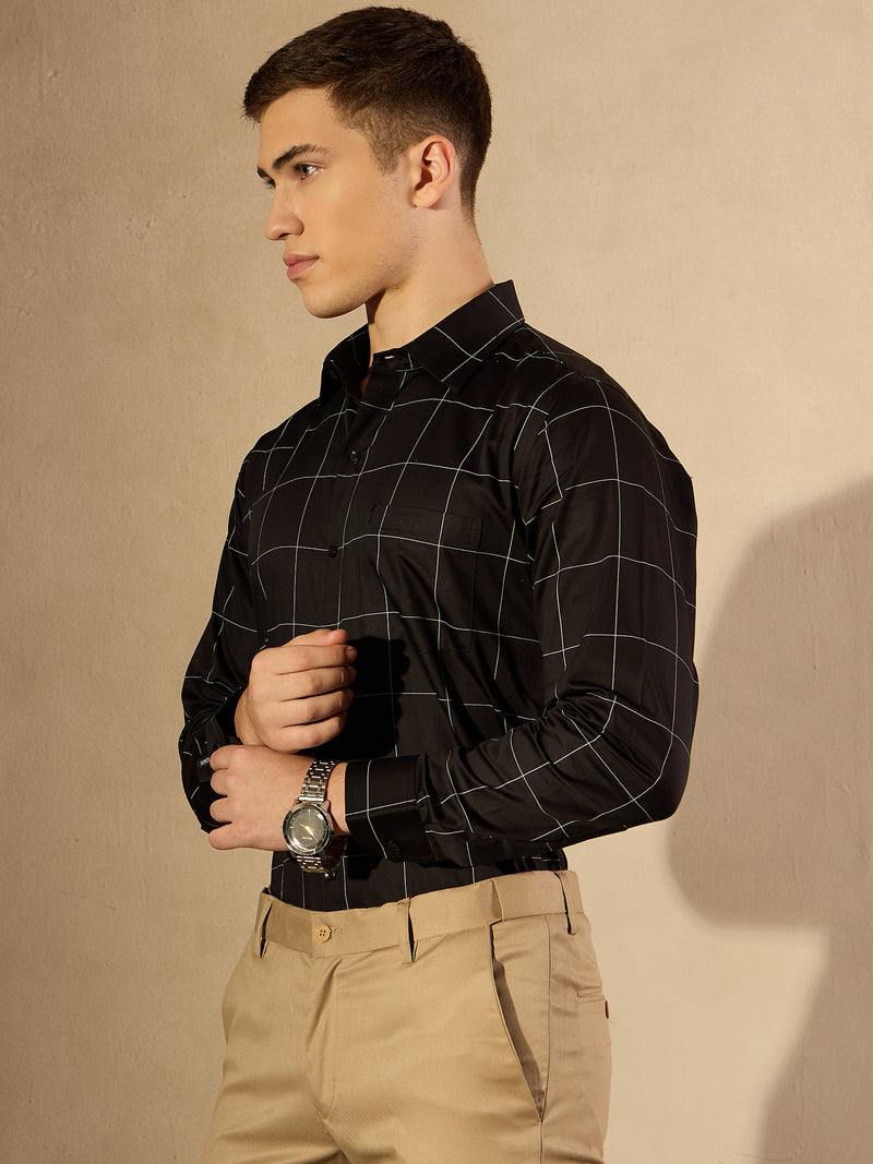 Black and White: Full Sleeves Checked opaque formal shirt