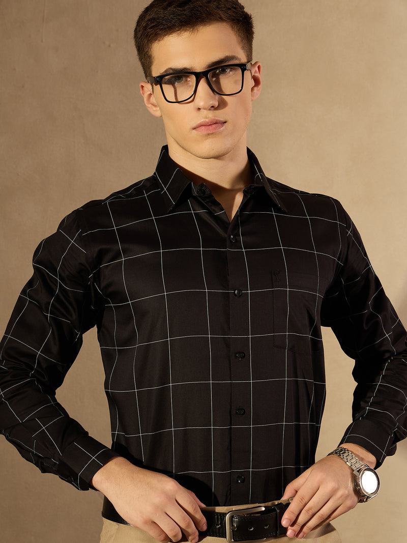 Black and White: Full Sleeves Checked opaque formal shirt