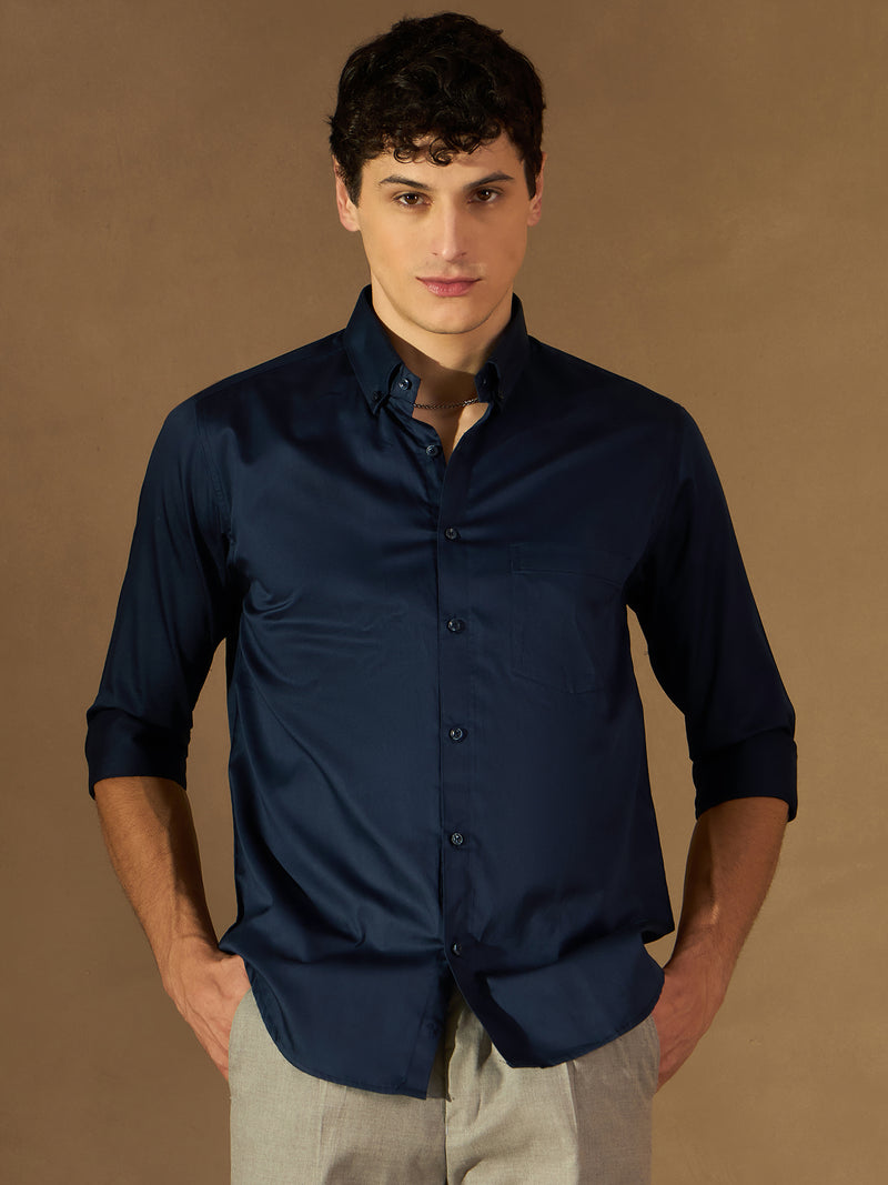 Navy Blue: Regular Fit Solid Formal Shirt