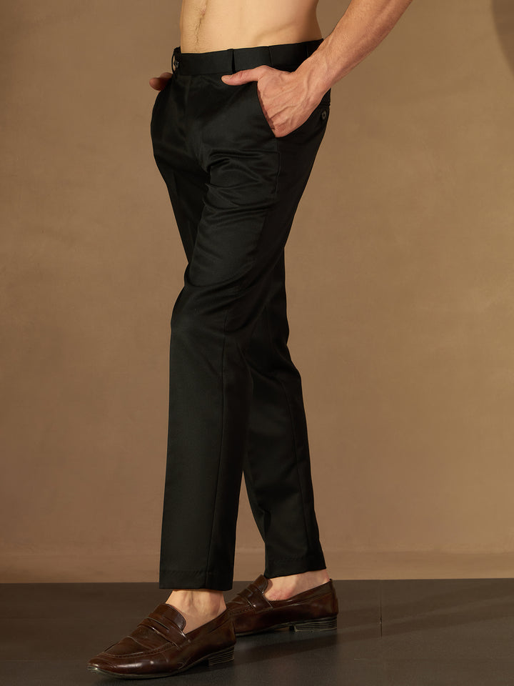 DENNISON Men Black Solid Smart Flex-Waist Tapered Fit Easy Wash Cotton Trousers