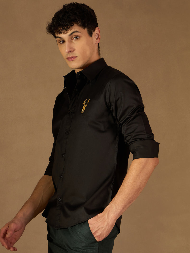 Black: Full Sleeves Smart Spread Collar Cotton Shirt