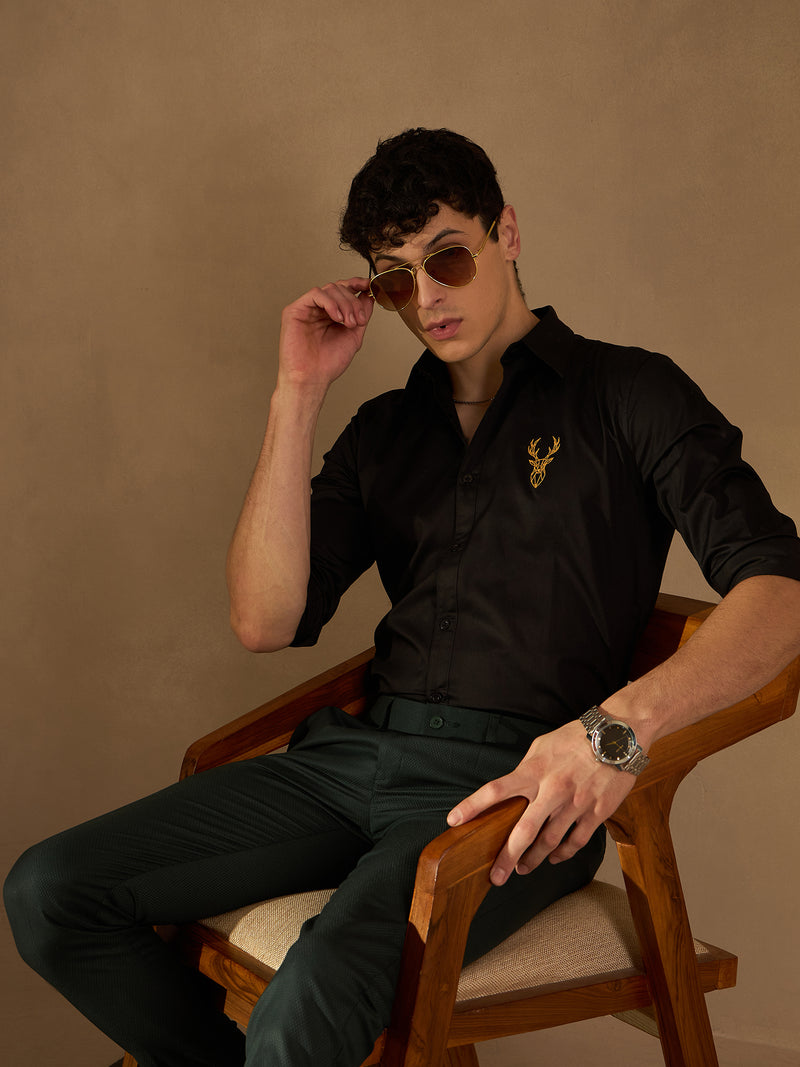Black: Full Sleeves Smart Spread Collar Cotton Shirt
