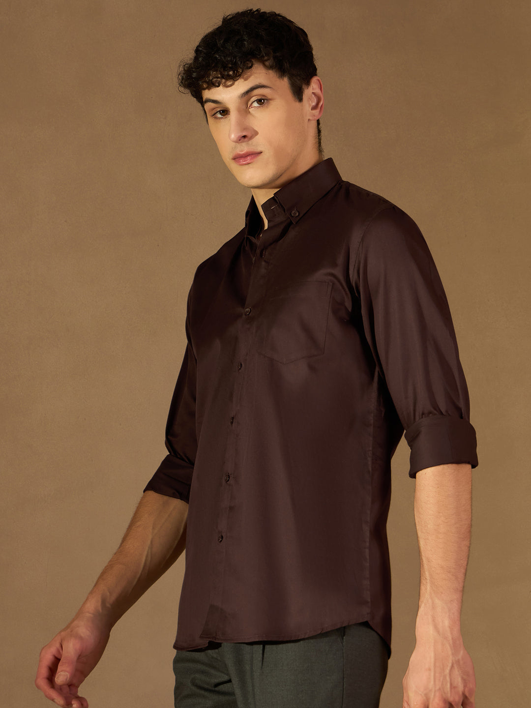 DENNISON Men Coffee Brown Comfort Regular Fit Solid Formal Shirt