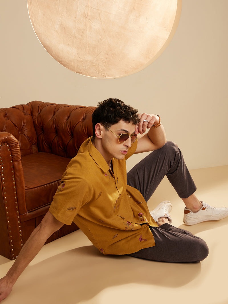 Brown: Textured Stretchable Chinos