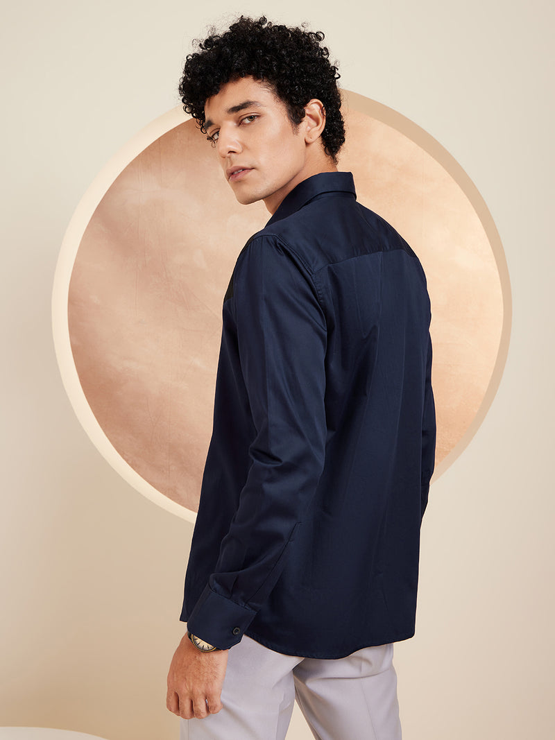 navy blue: Full Sleeves Colorblocked Cotton Casual Shirt