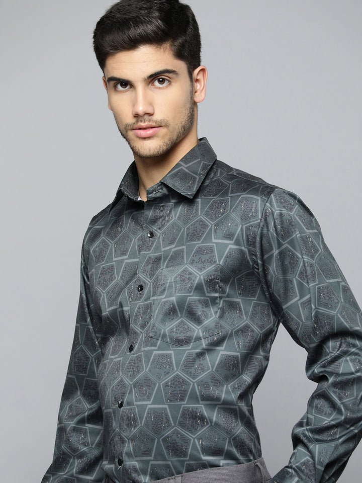 Charcoal: Spread Collar Shirt