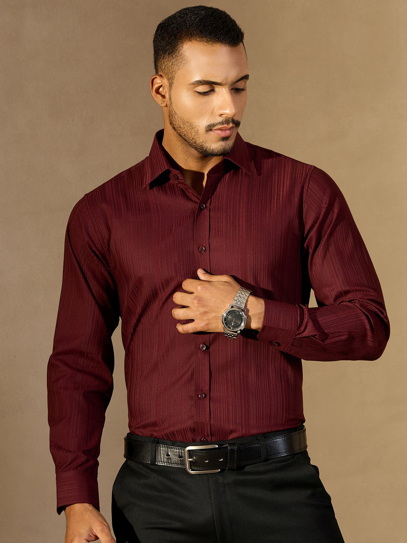 Maroon: Striped Textured Smart Formal Shirt