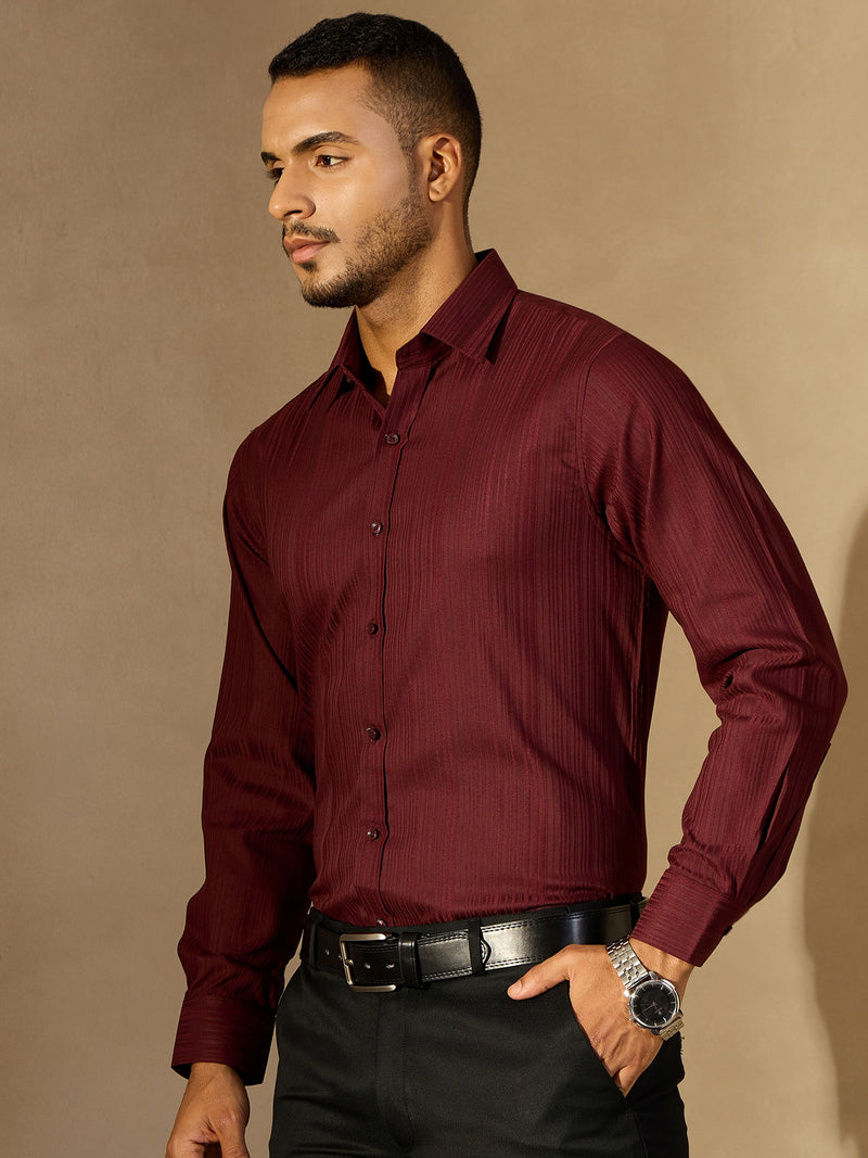 Maroon: Striped Textured Smart Formal Shirt