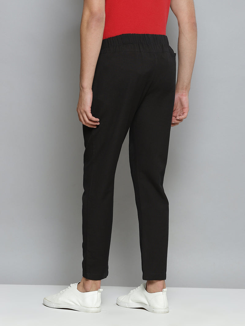 DENNISON Men Black Relaxed Tapered Fit Easy Wash Trousers