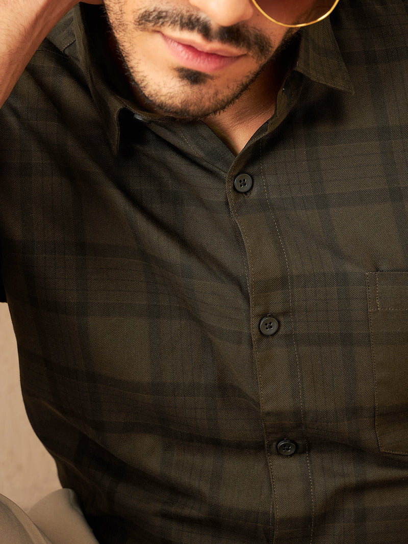 Brown: Full Sleeves Spread Collar Checked Shirt