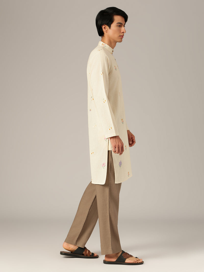 Off White: Embroidered Mandarin Collar Kurta