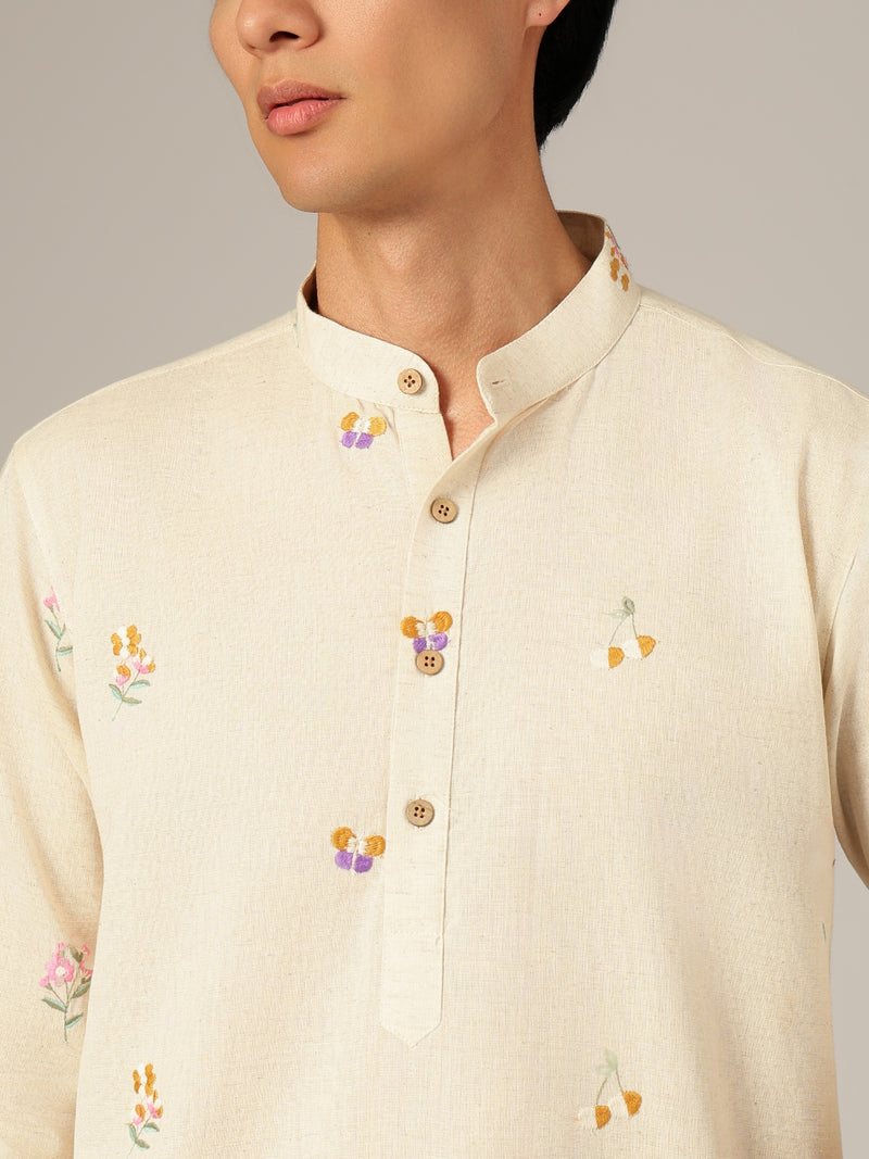 Off White: Embroidered Mandarin Collar Kurta