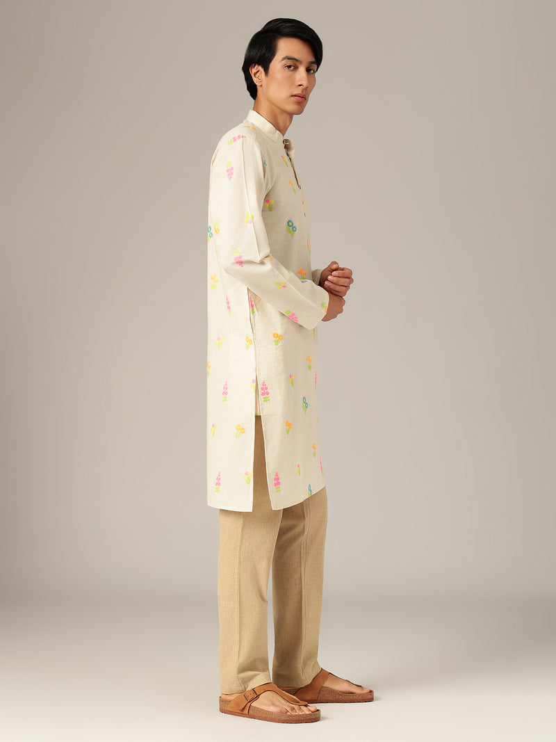 Off White: Floral Embroidered Mandarin Collar Kurta