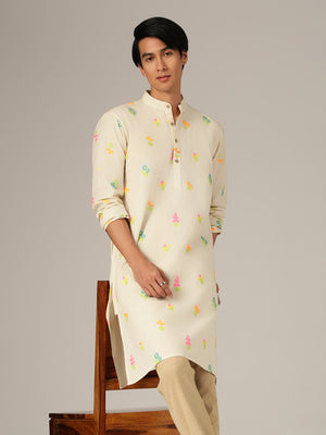 Off White: Floral Embroidered Mandarin Collar Kurta