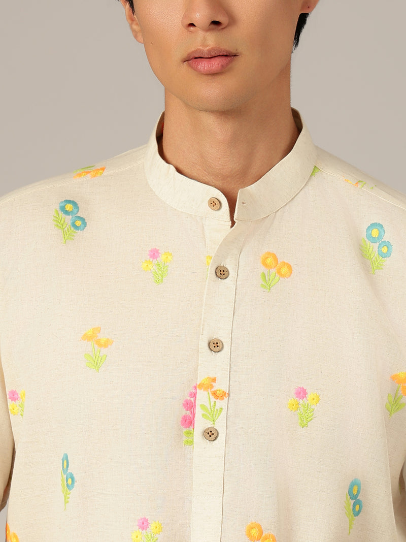 Off White: Floral Embroidered Mandarin Collar Kurta