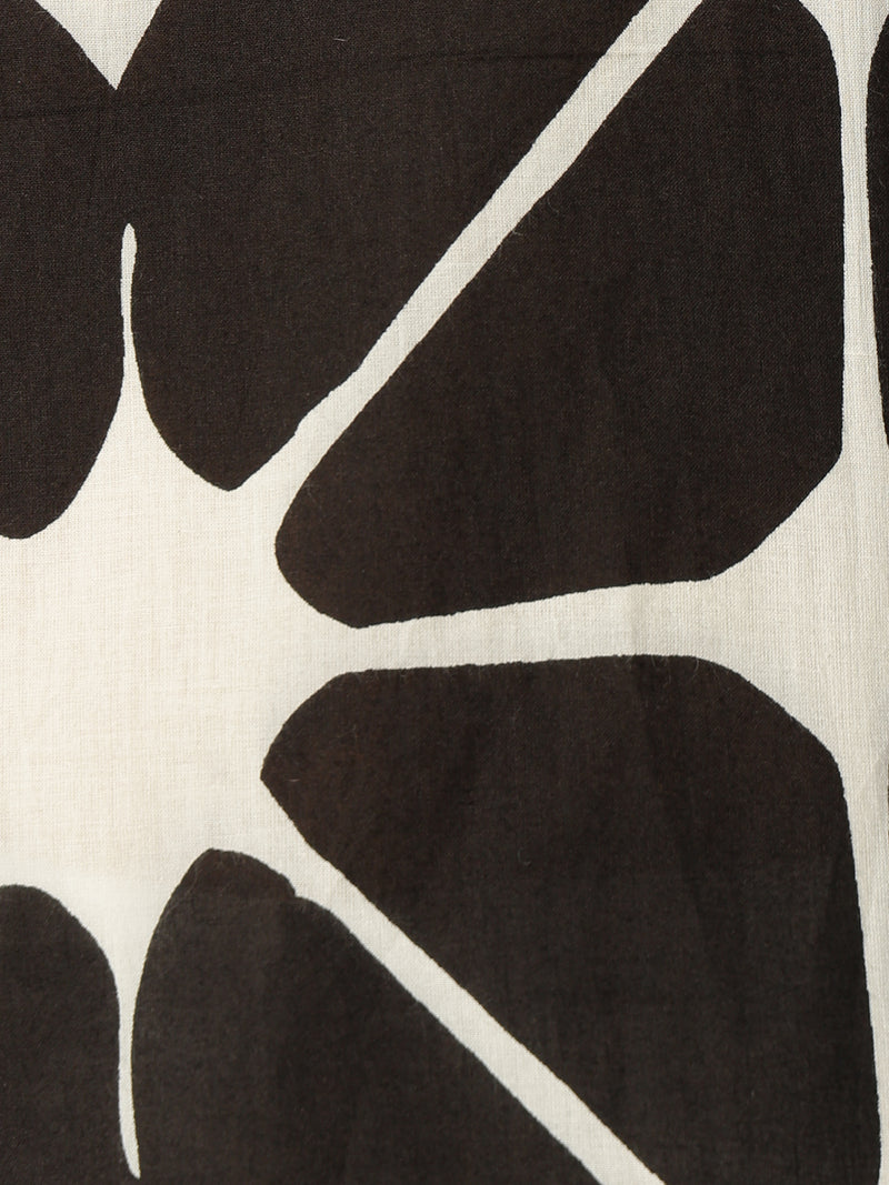 Black: Geometric Printed Mandarin Collar Kurta