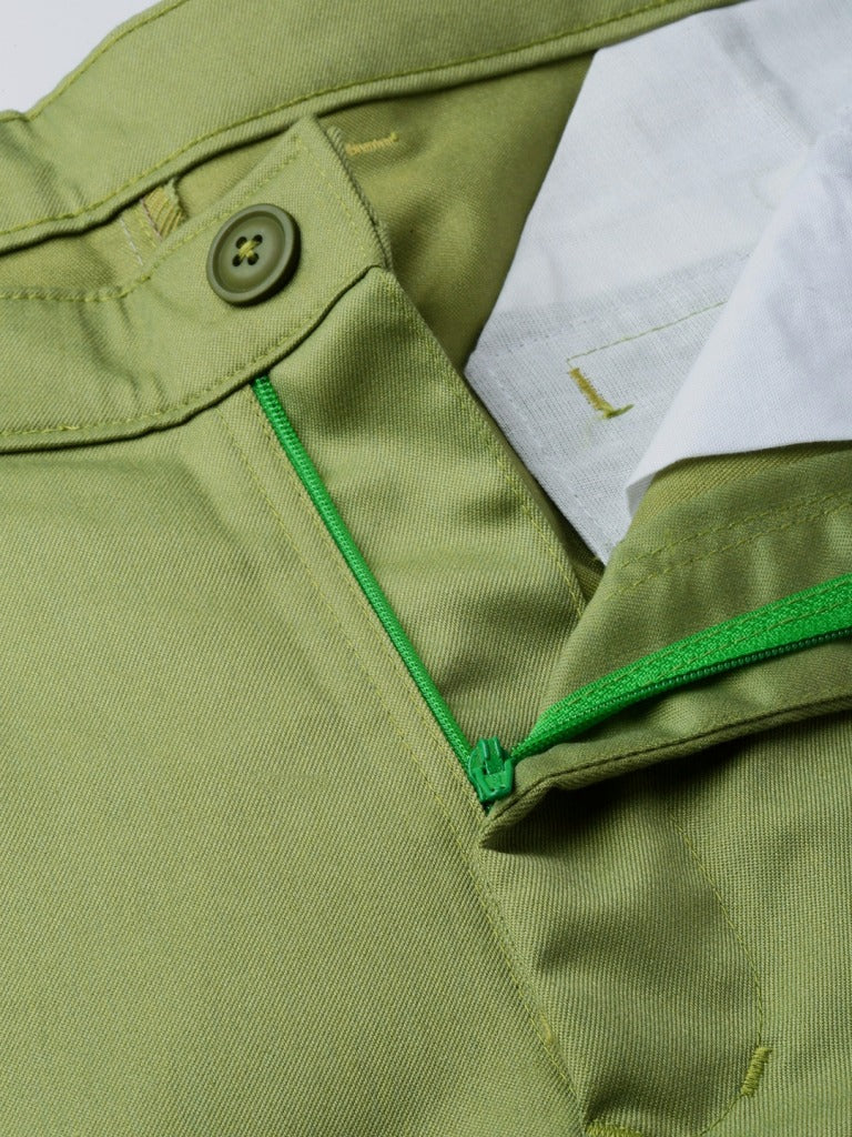 DENNISON Men Green Smart Tapered Fit Solid Chinos