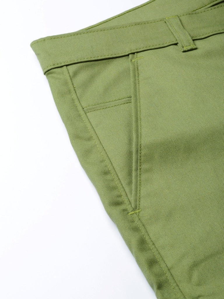 DENNISON Men Green Smart Tapered Fit Solid Chinos
