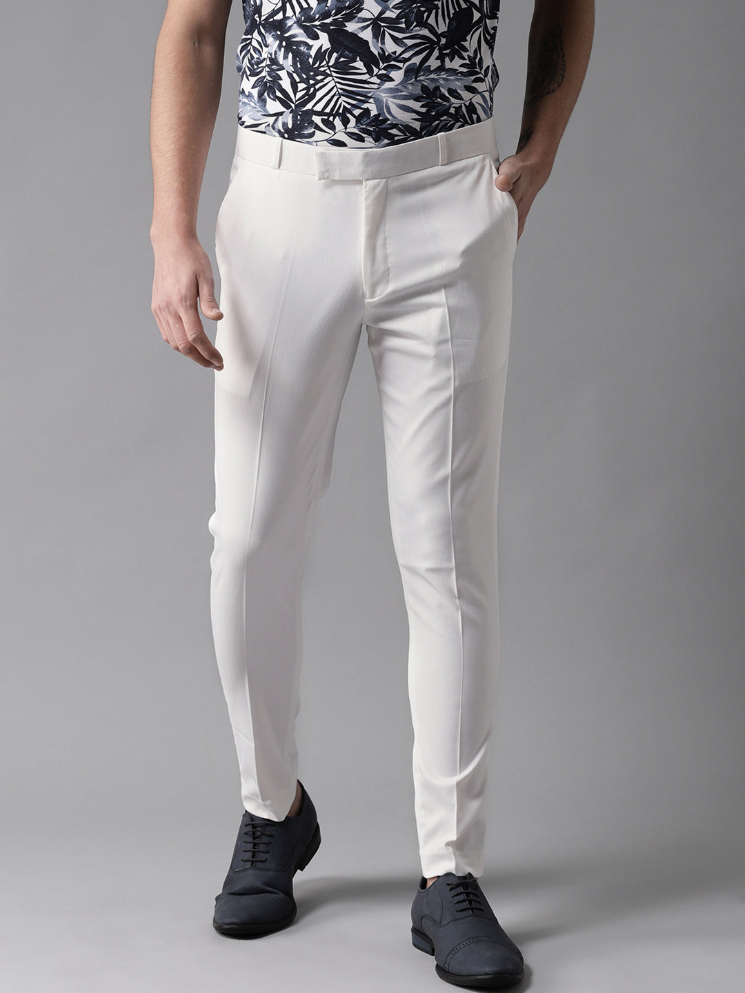 Buy Men Grey Smart Fit Solid Flat Front Casual Trousers Online - 755782 |  Louis Philippe