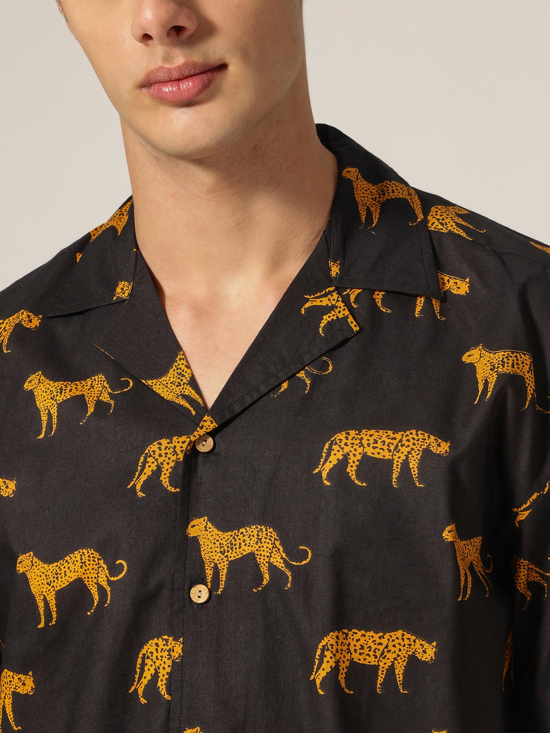 Black: Animal Block Printed Drop Shoulder Oversized Shirt