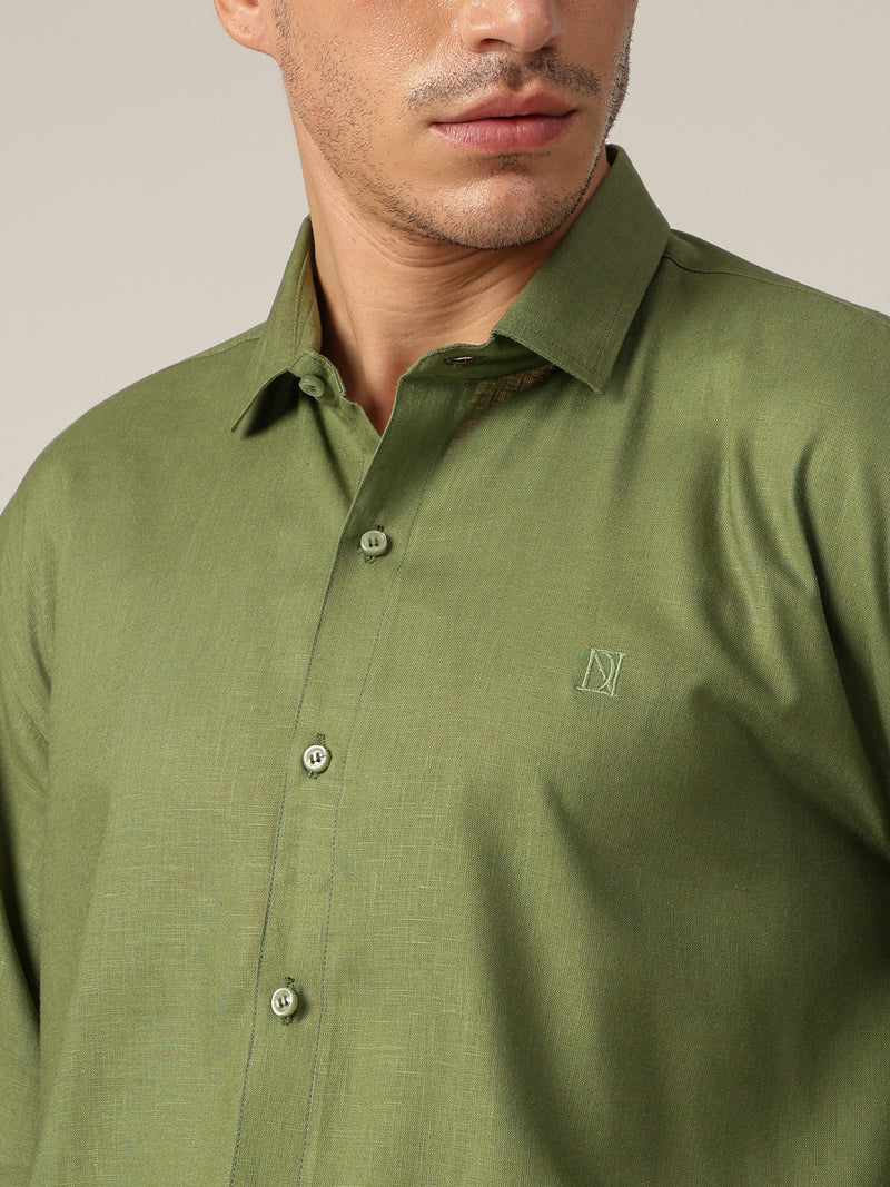 Dark Green: Spread Collar Sustainable Casual Shirt