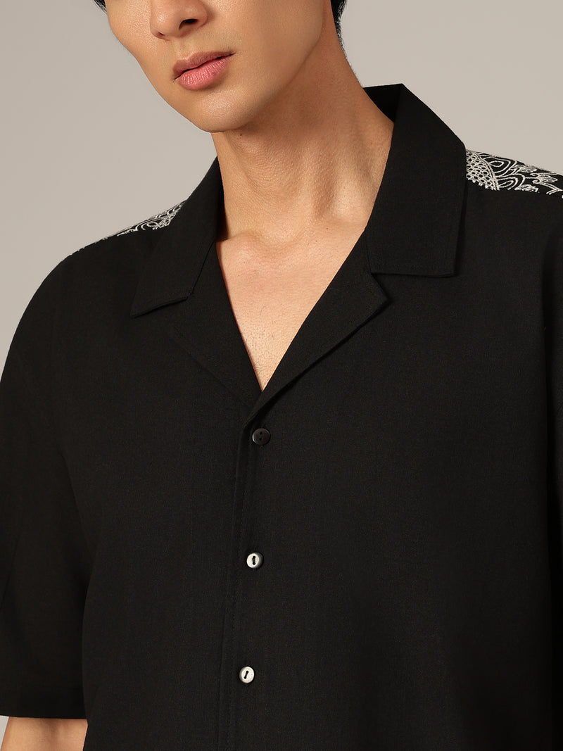 Black: Embroidered Drop Shoulder Oversized Casual Shirt