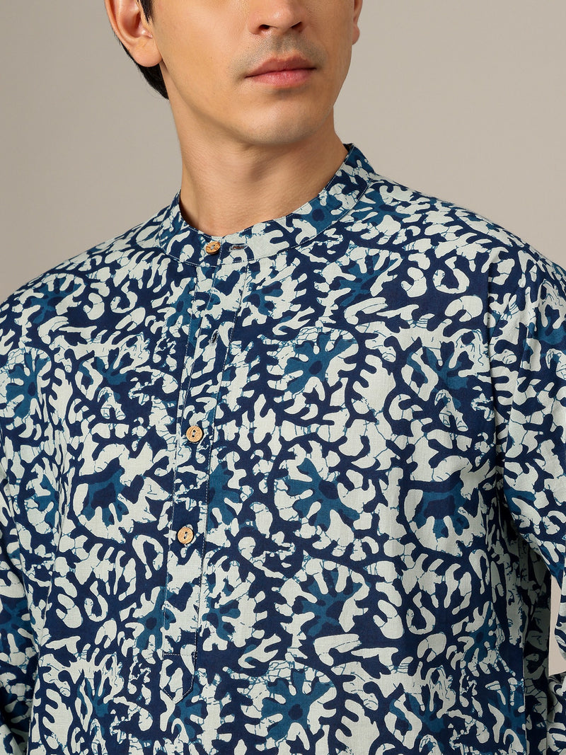Blue: Abstract Printed Mandarin Collar Kurta