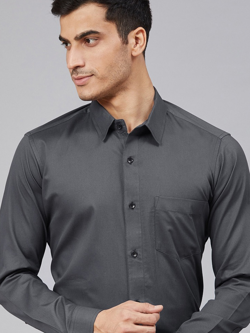 Charcoal Grey: Smart Slim Fit Solid Formal Shirt