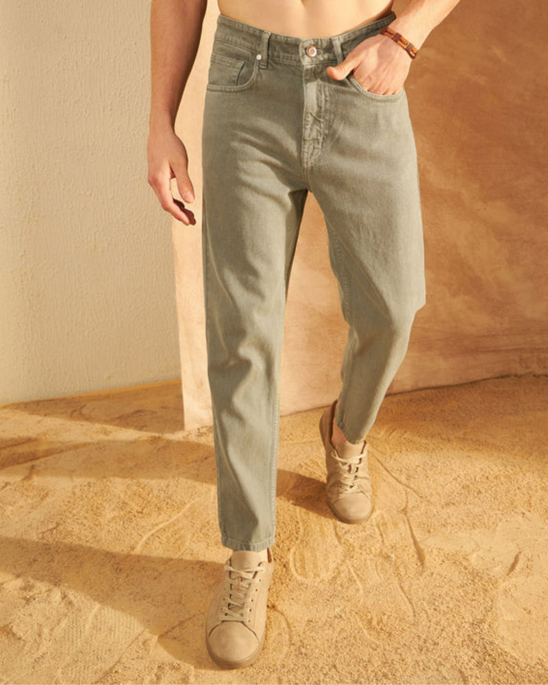 Olive: Mom Fit Jeans