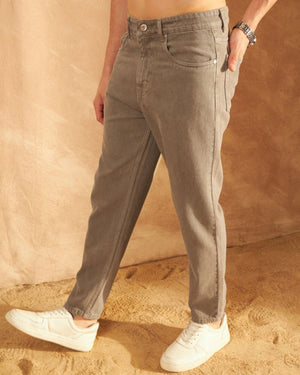 Brown: Mom Fit Jeans