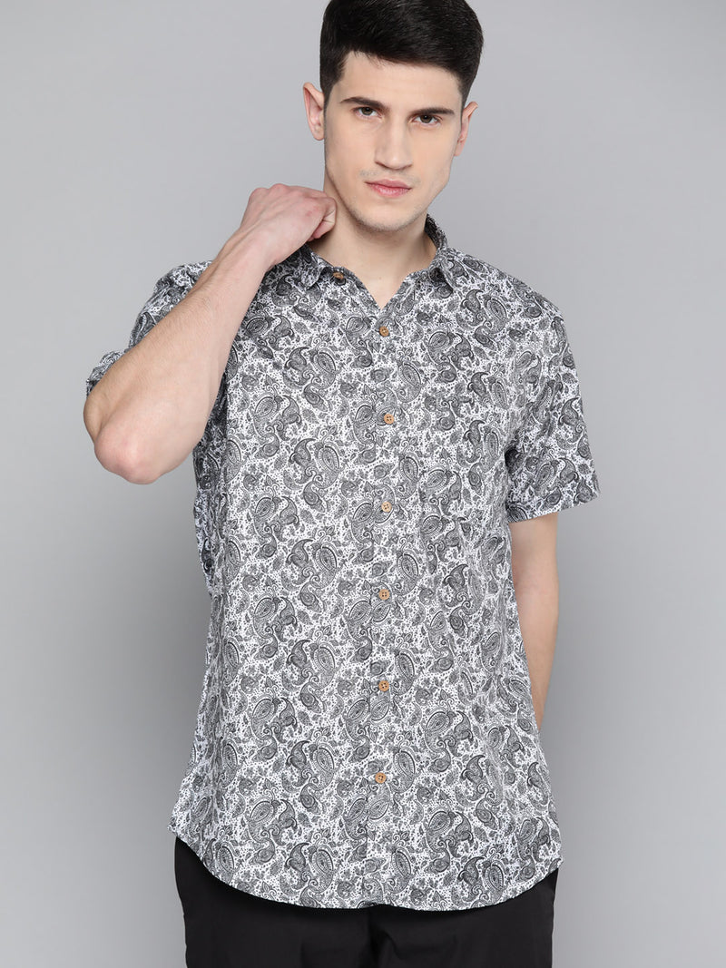 Men Off White  Black Comfort Fit Printed Casual Shirt
