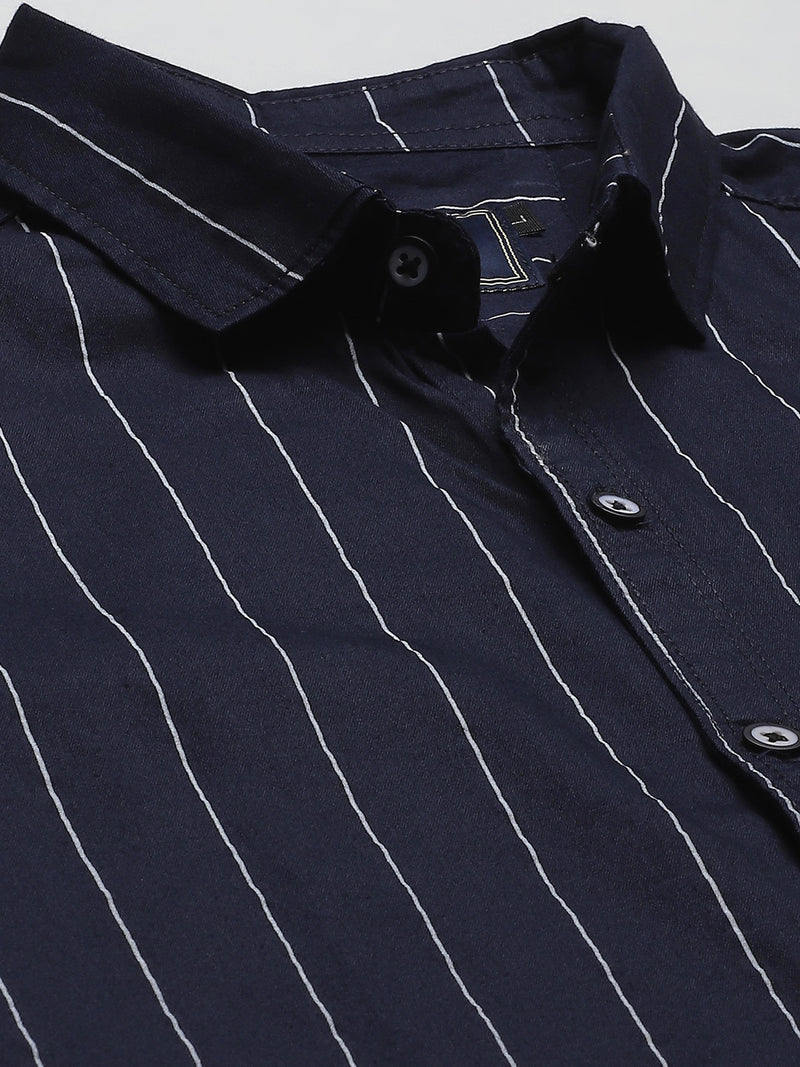 Men Navy Blue & White Striped Smart Slim Fit Opaque Casual Shirt