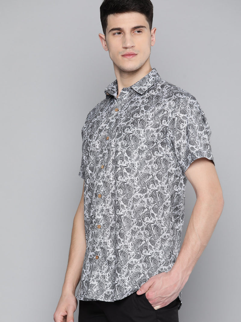Men Off White  Black Comfort Fit Printed Casual Shirt