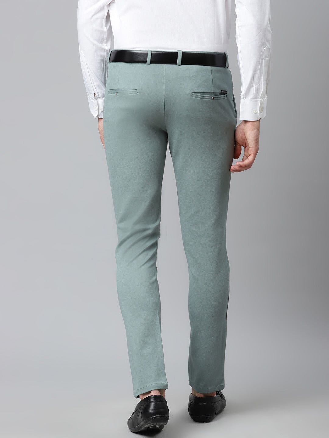 Men Green Smart 4-Way Tapered Fit Easy Wash Knitted Trousers