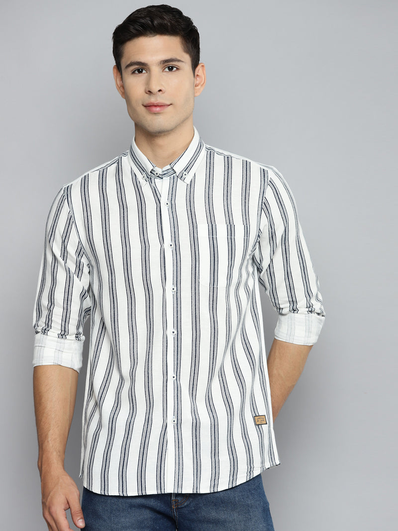 DENNISON Men White Smart Slim Fit Striped Casual Shirt