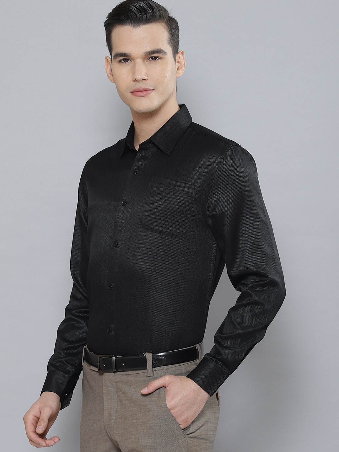 Men Textured Smart Slim Fit Formal Shirt