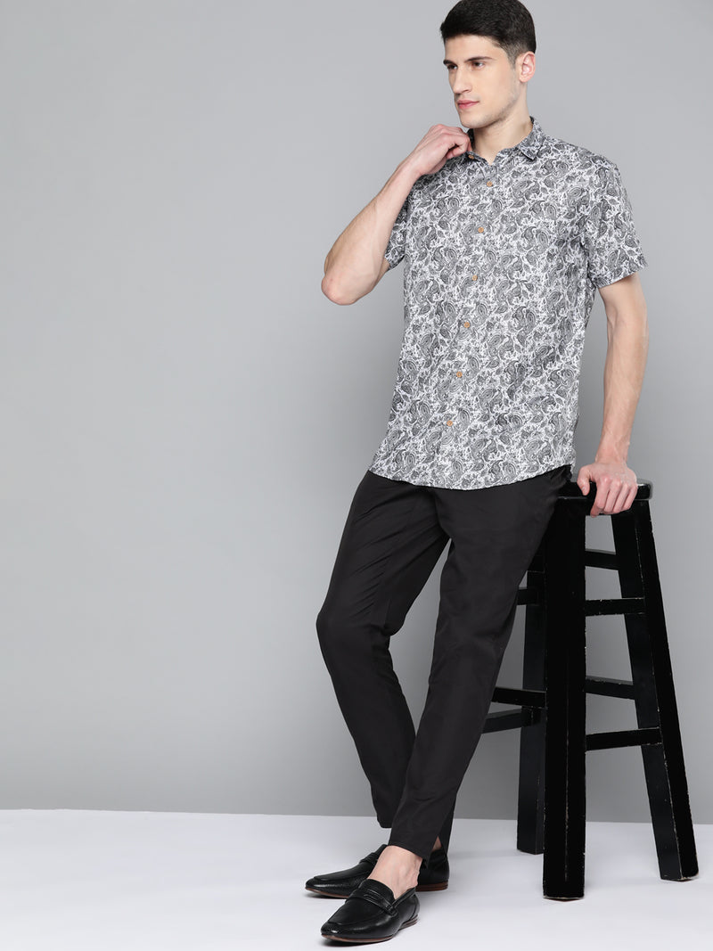 Men Off White  Black Comfort Fit Printed Casual Shirt