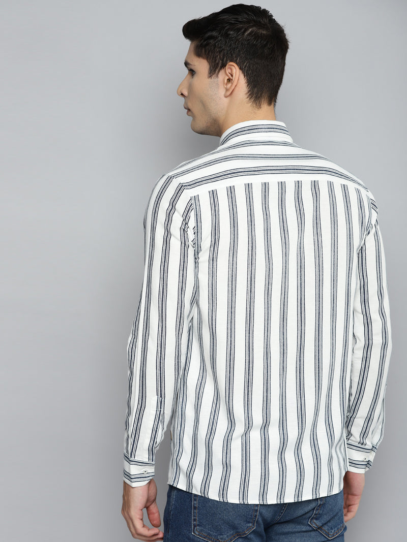 DENNISON Men White Smart Slim Fit Striped Casual Shirt