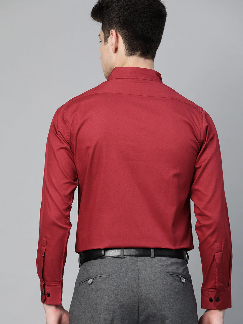 Maroon: Smart Slim Fit Solid Formal Shirt