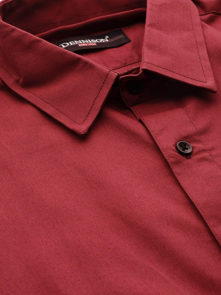 Maroon: Smart Slim Fit Solid Formal Shirt